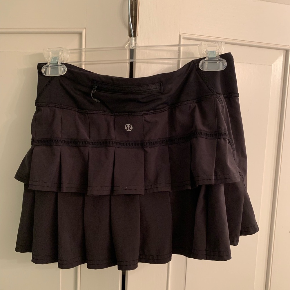 Lululemon skirt size 6!!